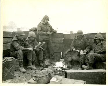SC 330488 - Gun crew of the 70th (?) ID, whose guns have j…
