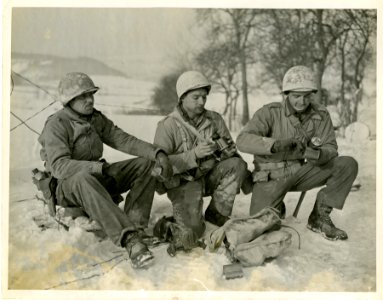 ortar squad of the 8th Infantry Regiment pause to eat chow… photo