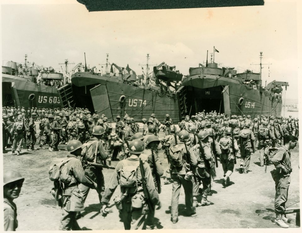 3rd ID troops prepare for amphibious landing practice in I…