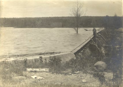 Hazelwood Dam photo
