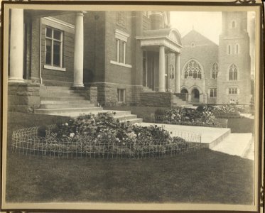 Flower gardens at Fort William City Hall photo