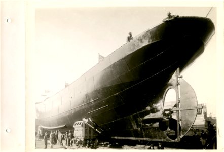 "Mantoue" moving toward slip