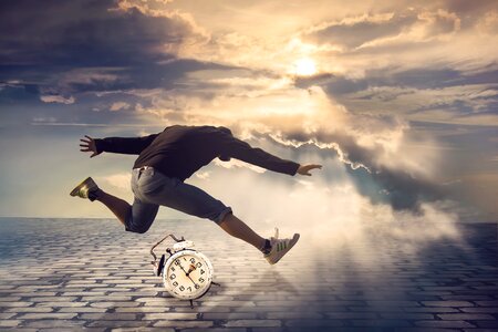 Alarm clock stumble do not have time