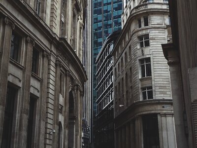 Building infrastructure city