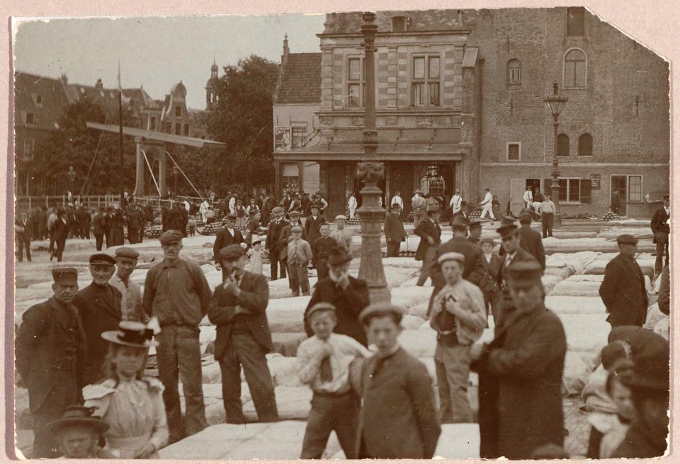Kaasmarkt ca1900