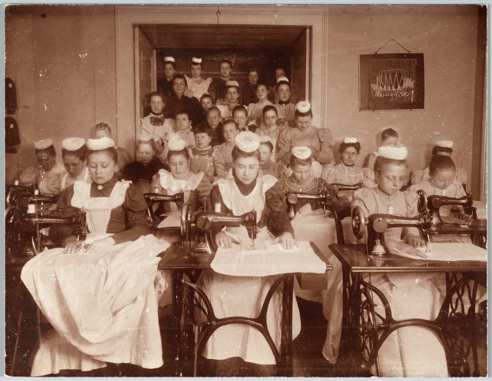Huishoud- en Industrieschool 1896