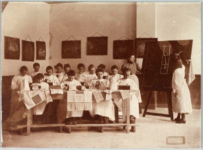 Huishoud- en Industrieschool 1896 photo