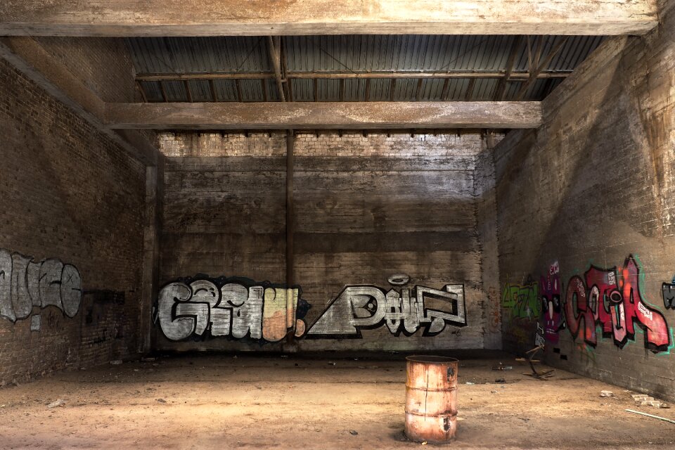 Building warehouse empty