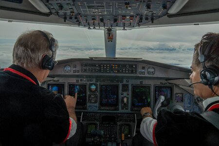 Transport system cockpit pilot