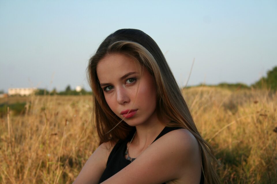 Portrait blonde forest