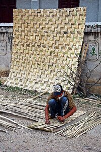 Natural table pattern