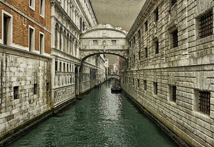 Tourism architecture canal