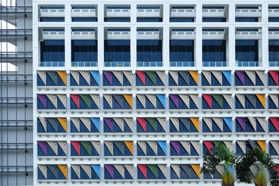 Building infrastructure wall