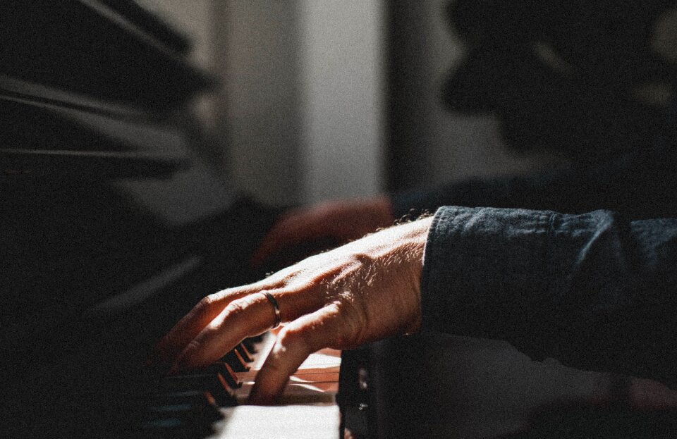 Piano organ keyboard