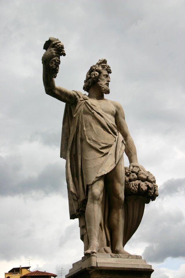 Statue travel art