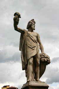 Statue travel art