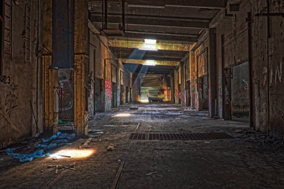 Building warehouse empty