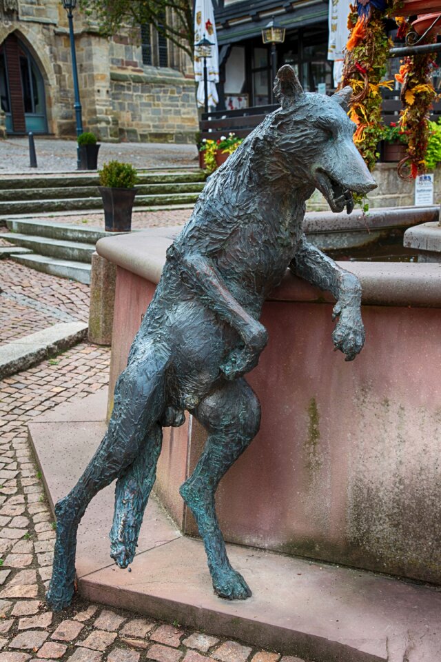 Marketplace wolf hagen fountain
