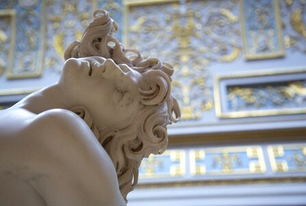 Sculpture history gallery