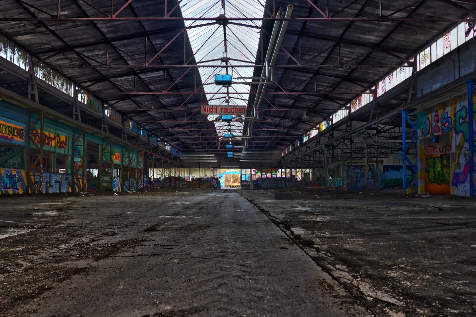 Building warehouse empty