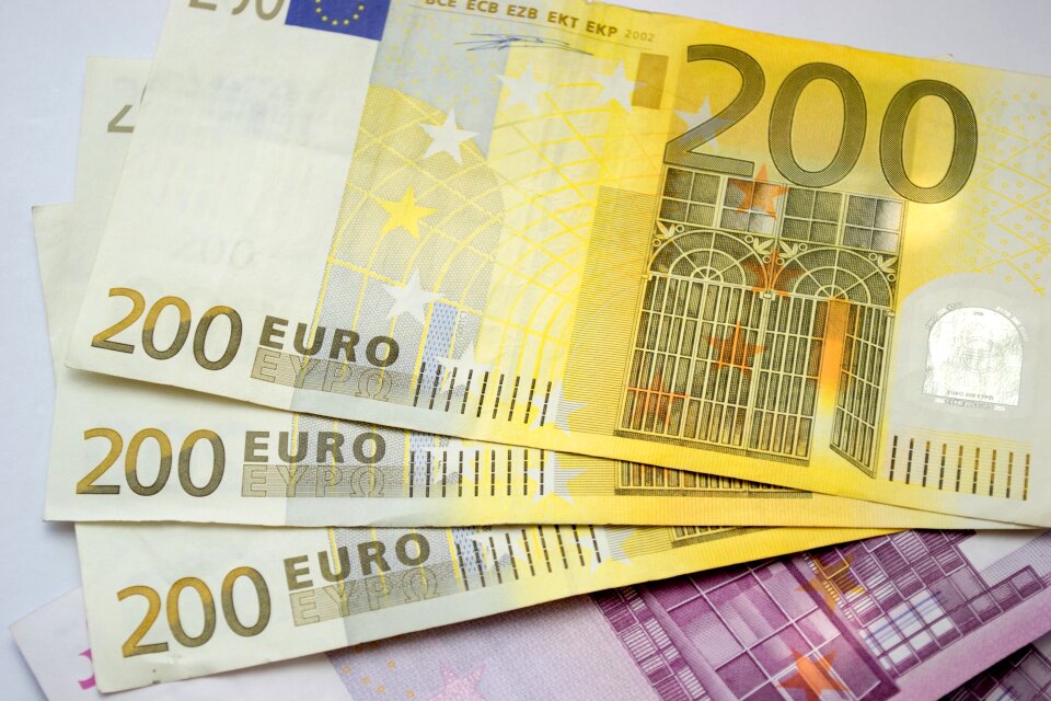 Package the buck banknote