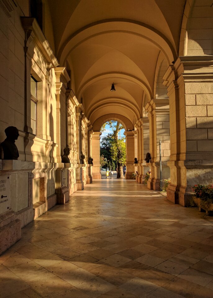 Architecture statues light