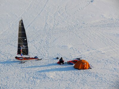 Tent bed overnight on the ice