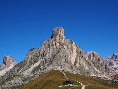 Monte nuvolau monte gusela ampezzo dolomites