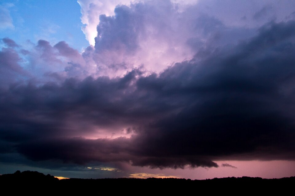 Night night-time thunderstorm cell atmosphere