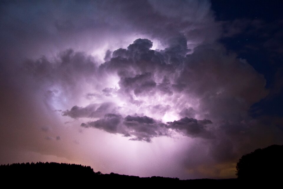Night night-time thunderstorm cell atmosphere