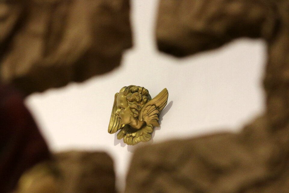 Cross angel detail