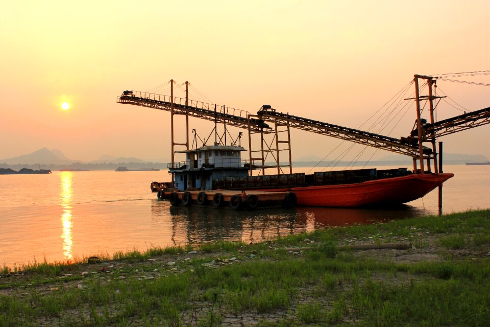 Twilight sunset the yangtze river