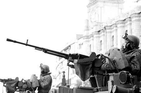 Gun war vehicles