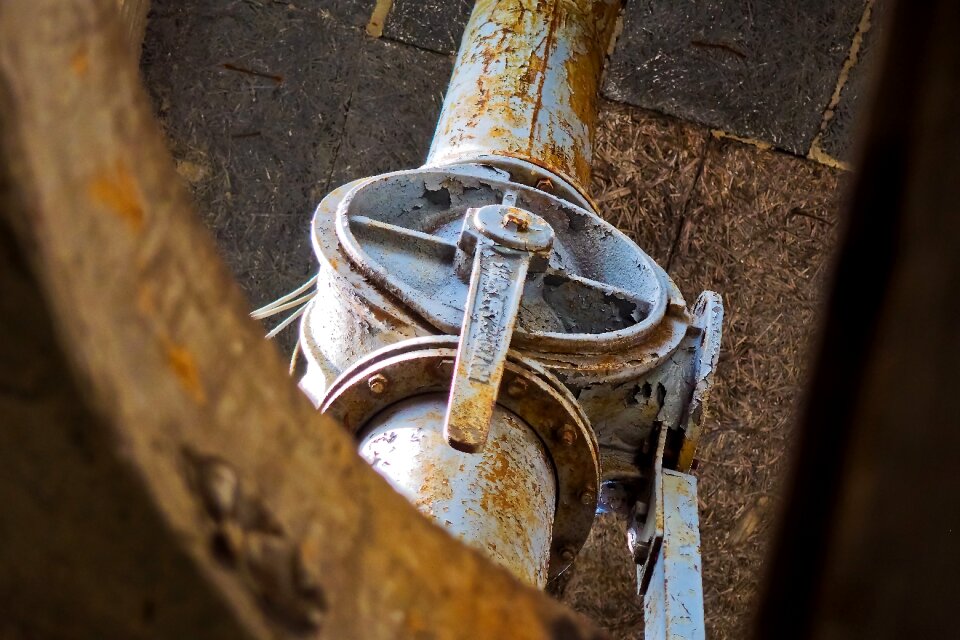 Abandoned pforphoto valve