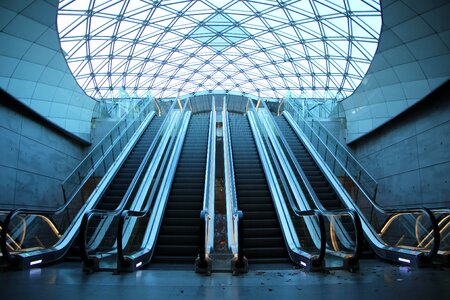 Malmö triangelstationen escalators photo