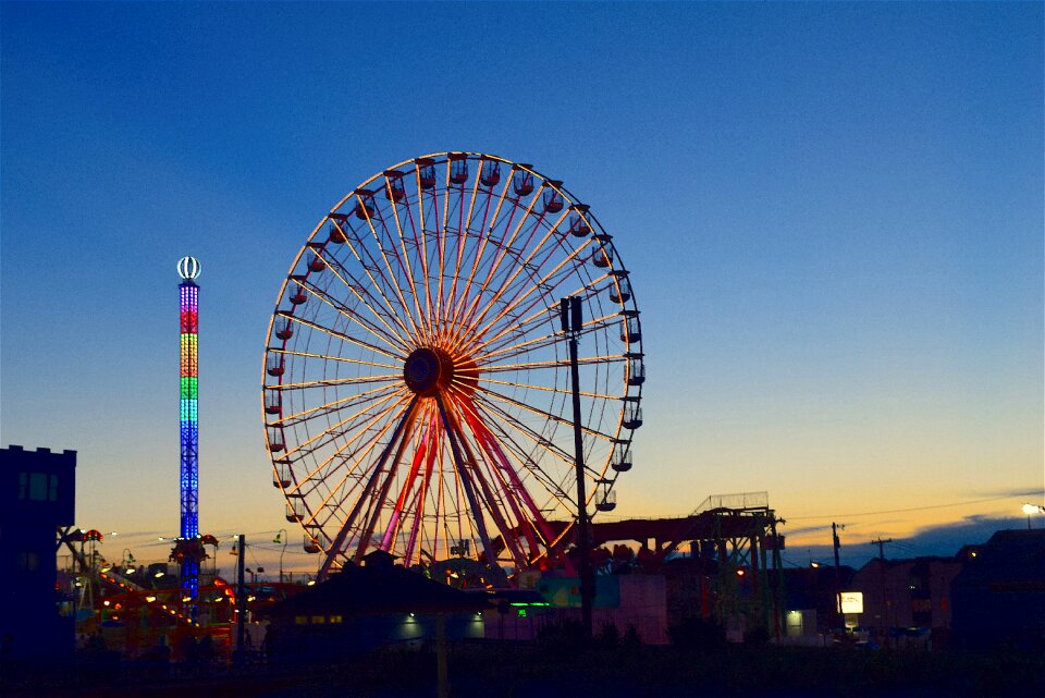 Ferris wheel tower vacation