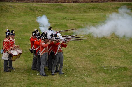 Napoleon shooting gun