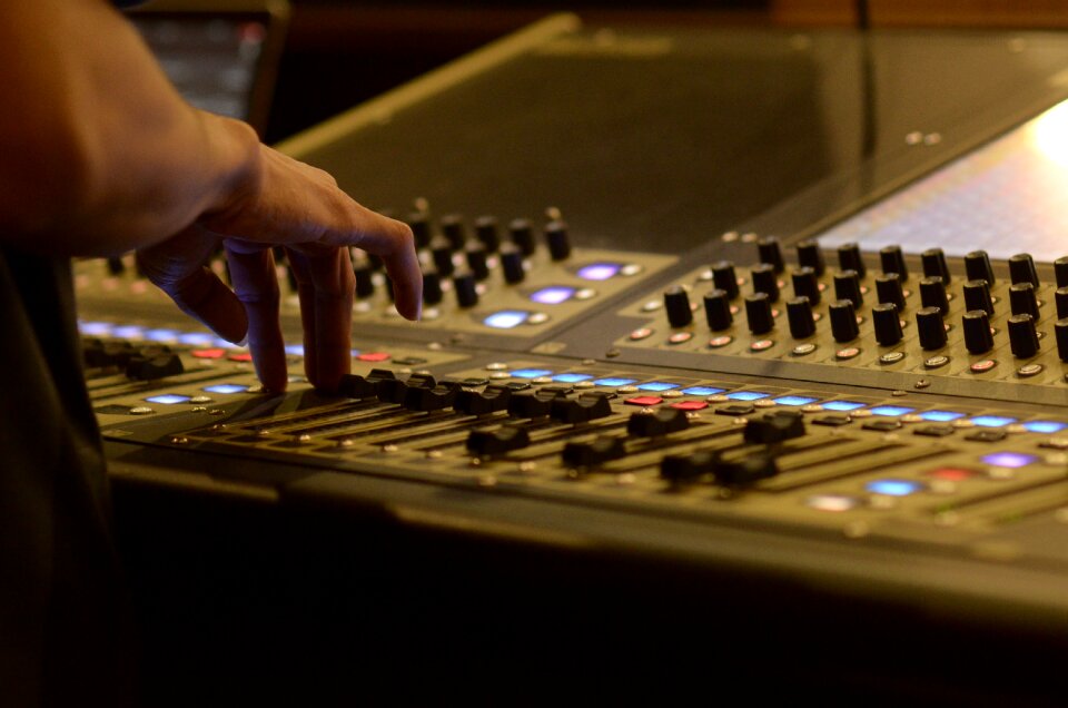 System audio audio mixer