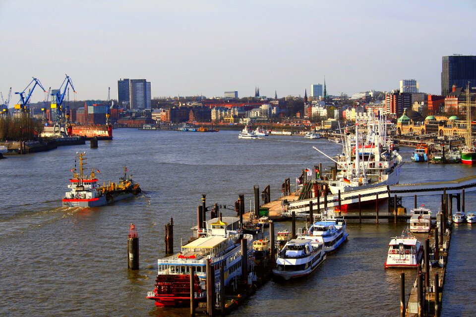 Ship sea city
