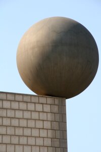 The geometry of the sphere lake dusia