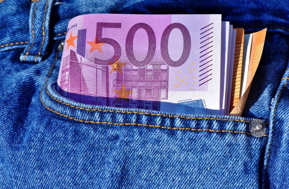 Cash and cash equivalents bundle euro notes