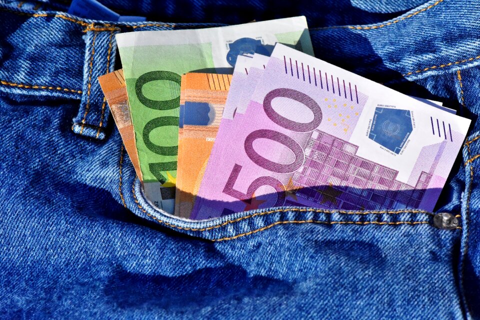 Cash and cash equivalents bundle euro notes
