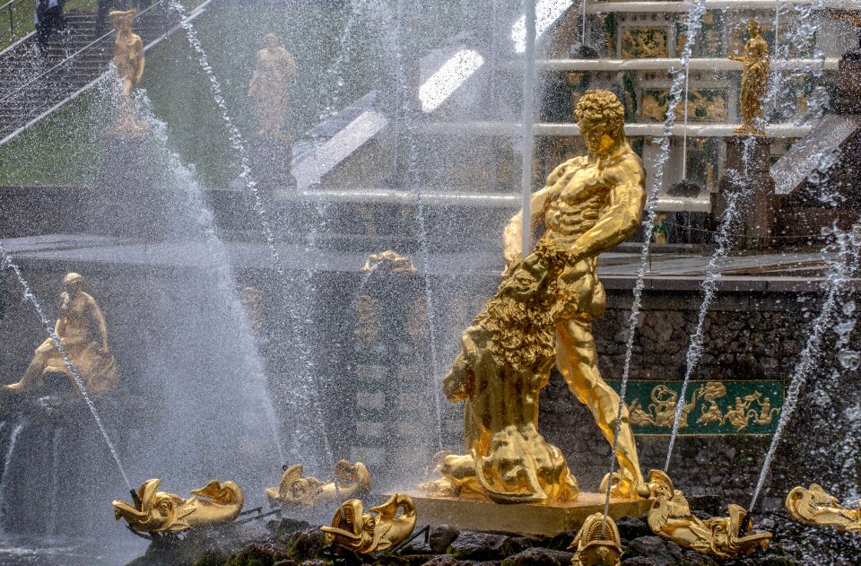 Water games peterhof cascade