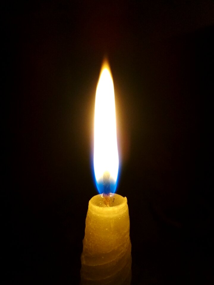 Burnt wax candlelight