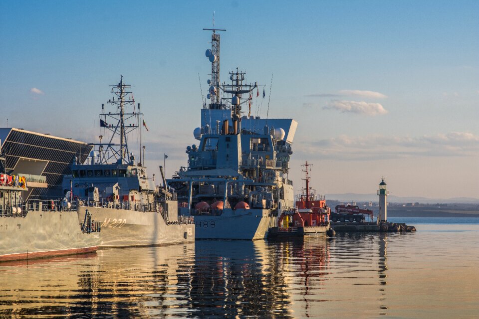 Watercraft harbor navy