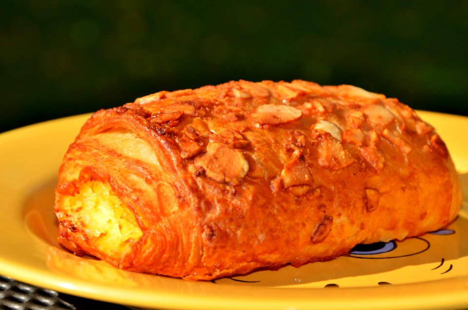 Pastries baked goods particles