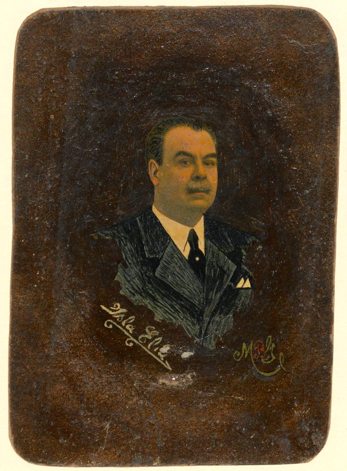 "Retrato de Manuel Blasco Garzón. Fotografía pintada sobre madera."
