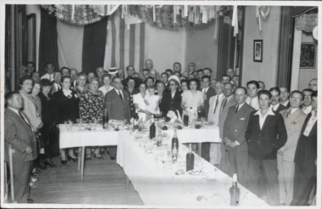 "Manuel Blasco Garzón, retrato de grupo. En reverso: "Luncha ofrecido por el Centro Republicano Español de Montevideo a la Delegación del Gobierno Republicano. Fueron invitados la prensa, la radio y las Agencias de Noticias. Hablaron en el acto Don Enriqu photo