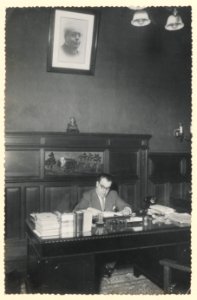 "Retrato Manuel Blasco Garzón. En reverso: "Consulado de España""