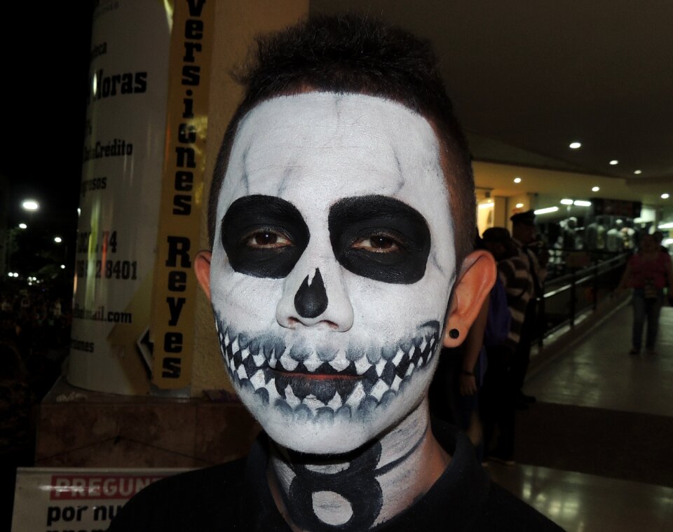 Halloween armenia parties colombia